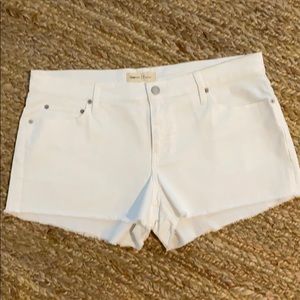 NWOT Gap White Cut-off Shorts